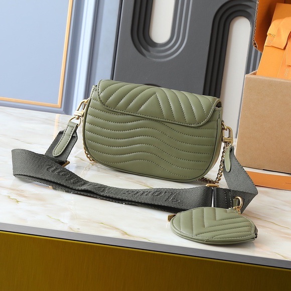 Stylish Olive Quilted Crossbody Bag with Chain - Picture 3 of 9